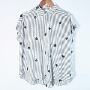 Jane + Delancey White Black Striped Floral Button Up Blouse Size Large Beach